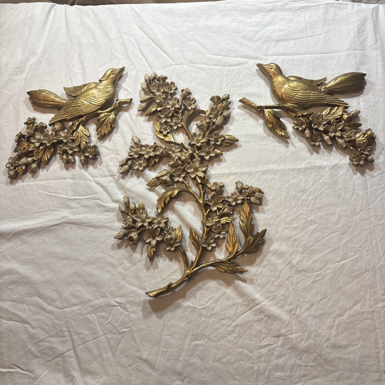 VINTAGE 3 PCS SYROCO GOLD ORNATE 2 BIRDS AND 1 DOGWOOD BRANCH WALL HANGINGS VINTAGE 3 PCS SYROCO GOLD ORNATE 2 BIRDS AND 1 DOGWOOD BRANCH WALL HANGINGS
