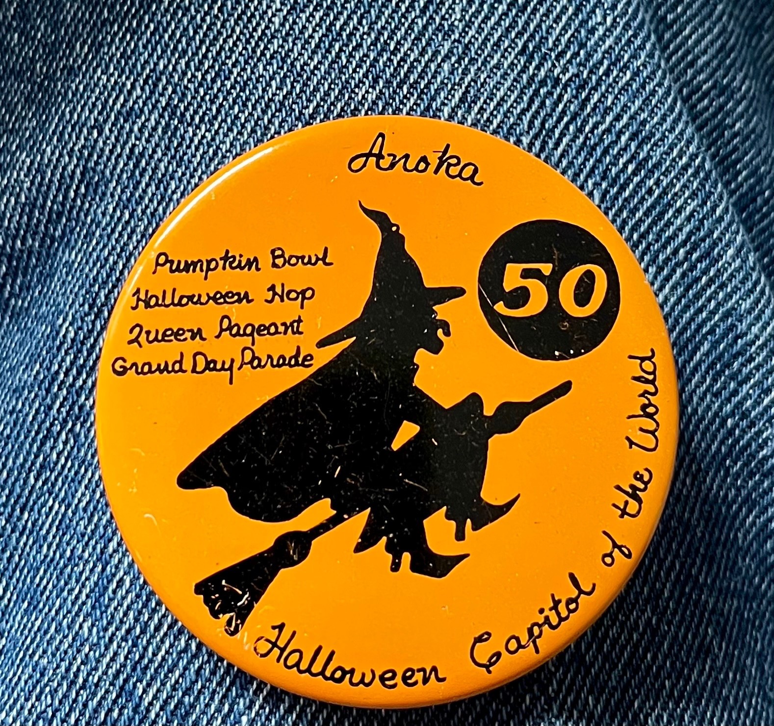 Scarce 1971 Anoka Halloween Capital Of The World 2 1/4