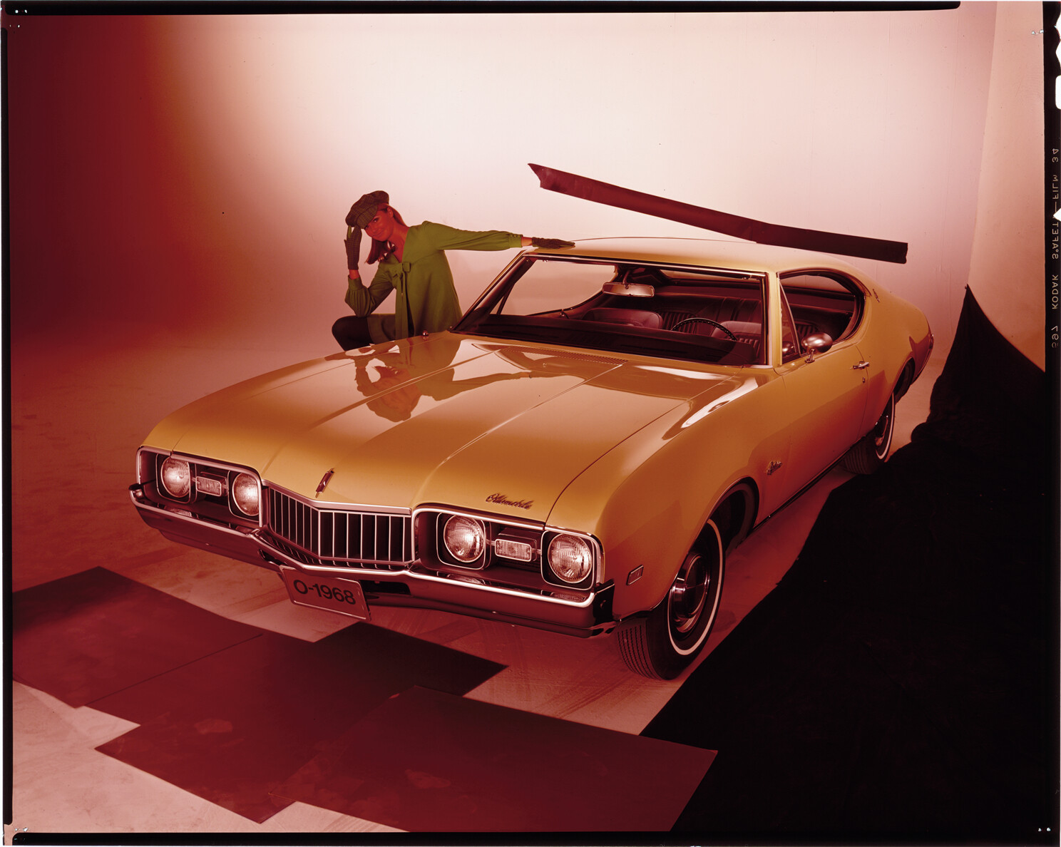 1968 Oldsmobile Cutlass automobile car advertising OLD PHOTO 1 1968 Oldsmobile Cutlass automobile car advertising OLD PHOTO 1