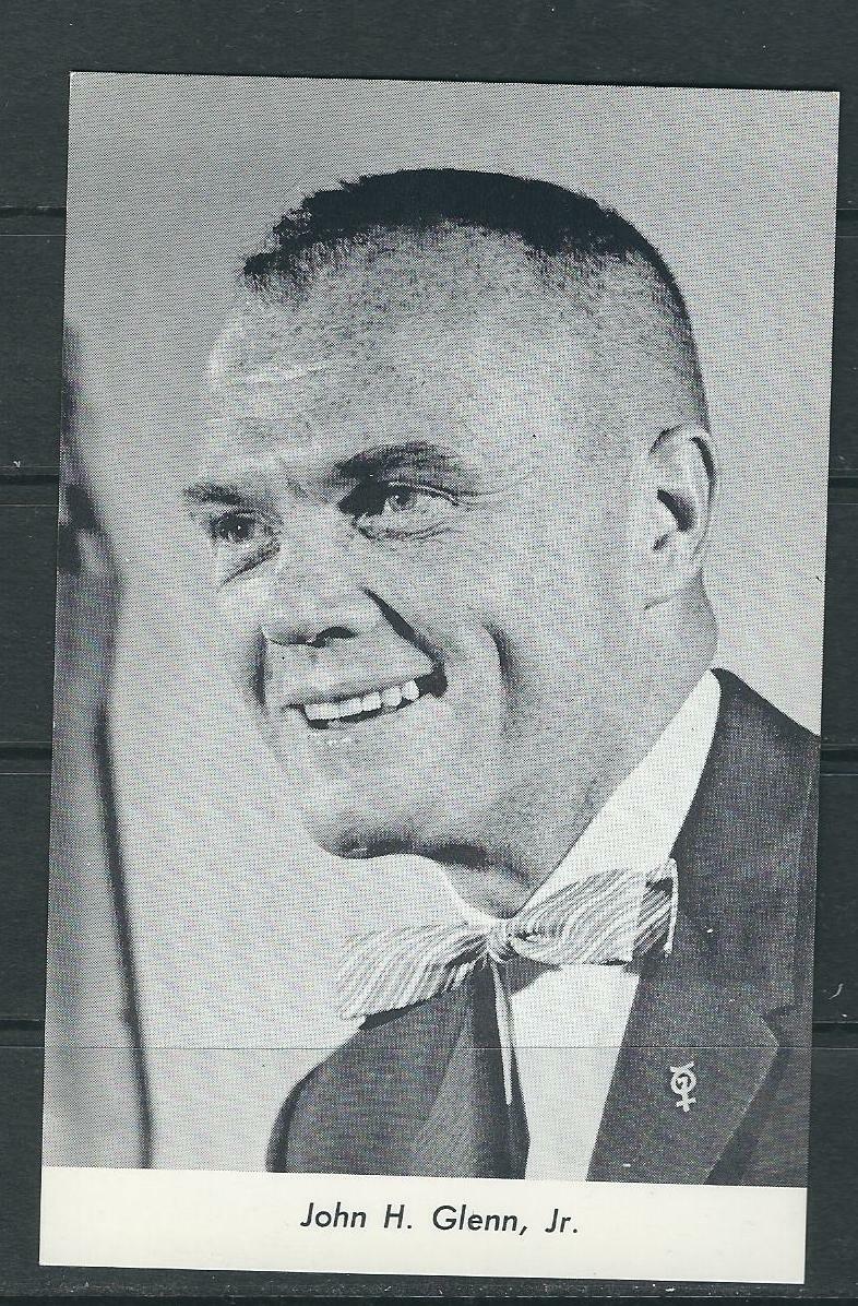 John H. Glenn, JR .  Photo postcard 