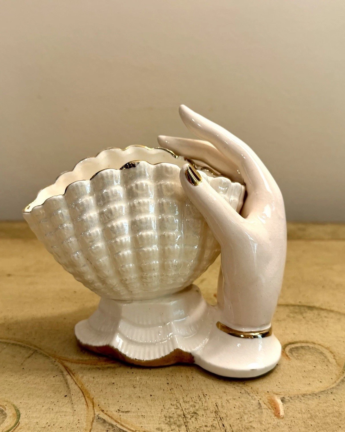 Vtg MCM 50s Hand Vase Iridescent Ceramic Shell Planter/Trinket Dish-Gold Gilt-5”