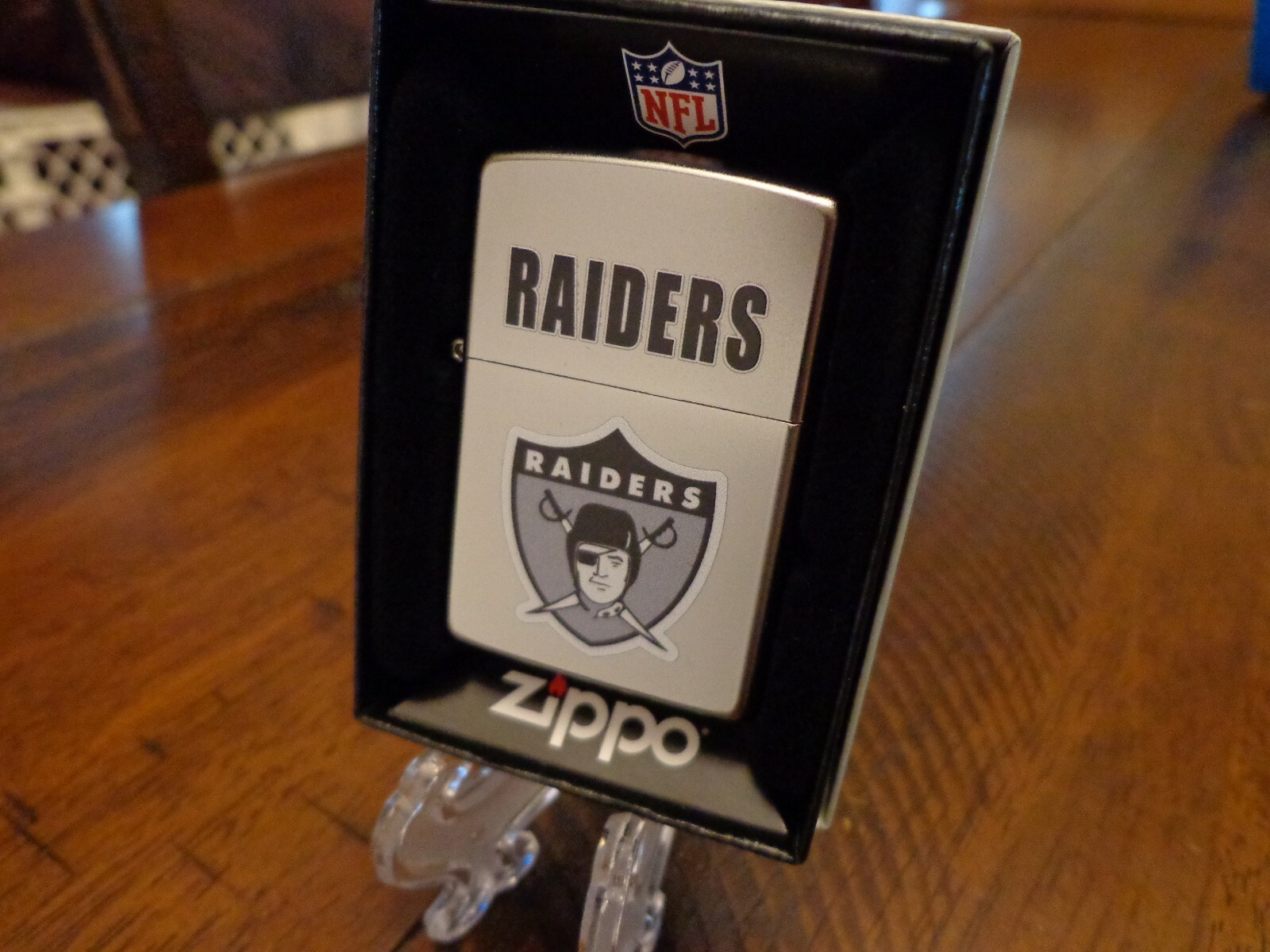OAKLAND RAIDERS THROWBACK RETRO ZIPPO LIGHTER VINTAGE DESIGN NFL MINT IN BOX OAKLAND RAIDERS THROWBACK RETRO ZIPPO LIGHTER VINTAGE DESIGN NFL MINT IN BOX