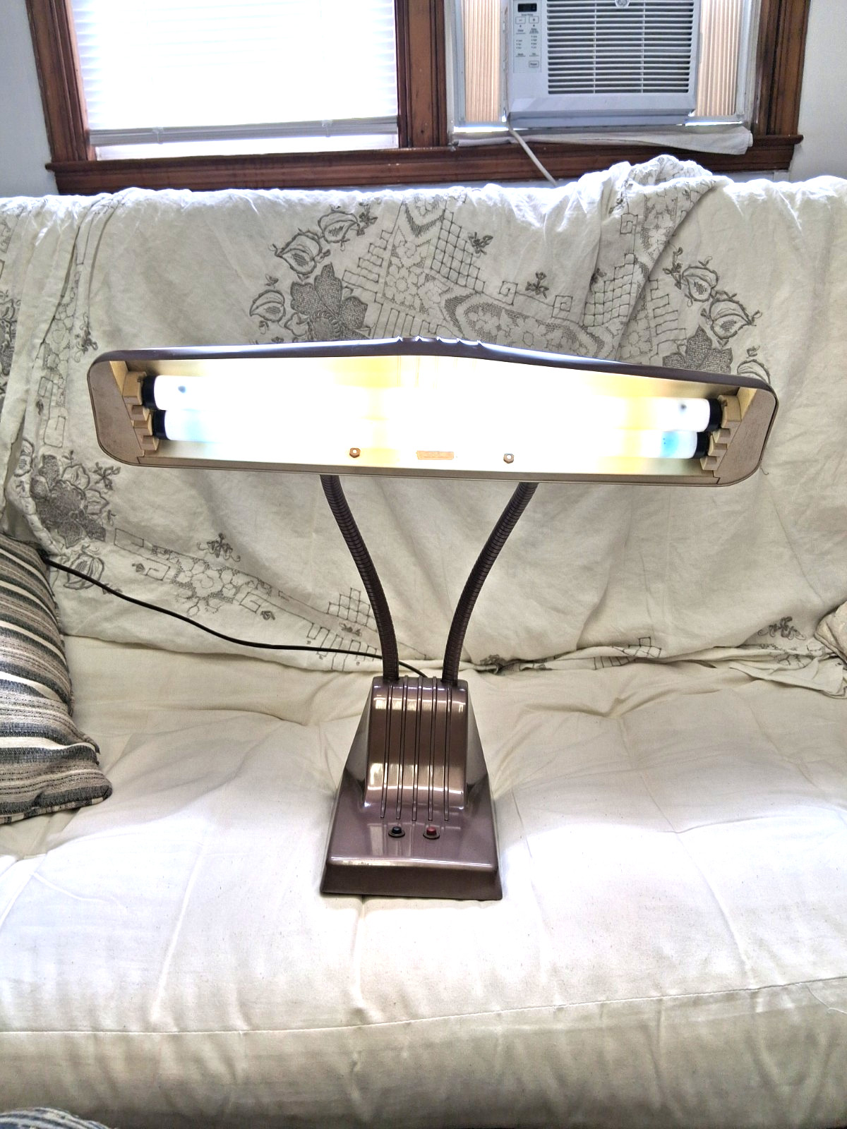 VTG 1950's DAZOR Art Deco MINT Gooseneck Desk Lamp Model 1000 FUSCHIA PURPLE