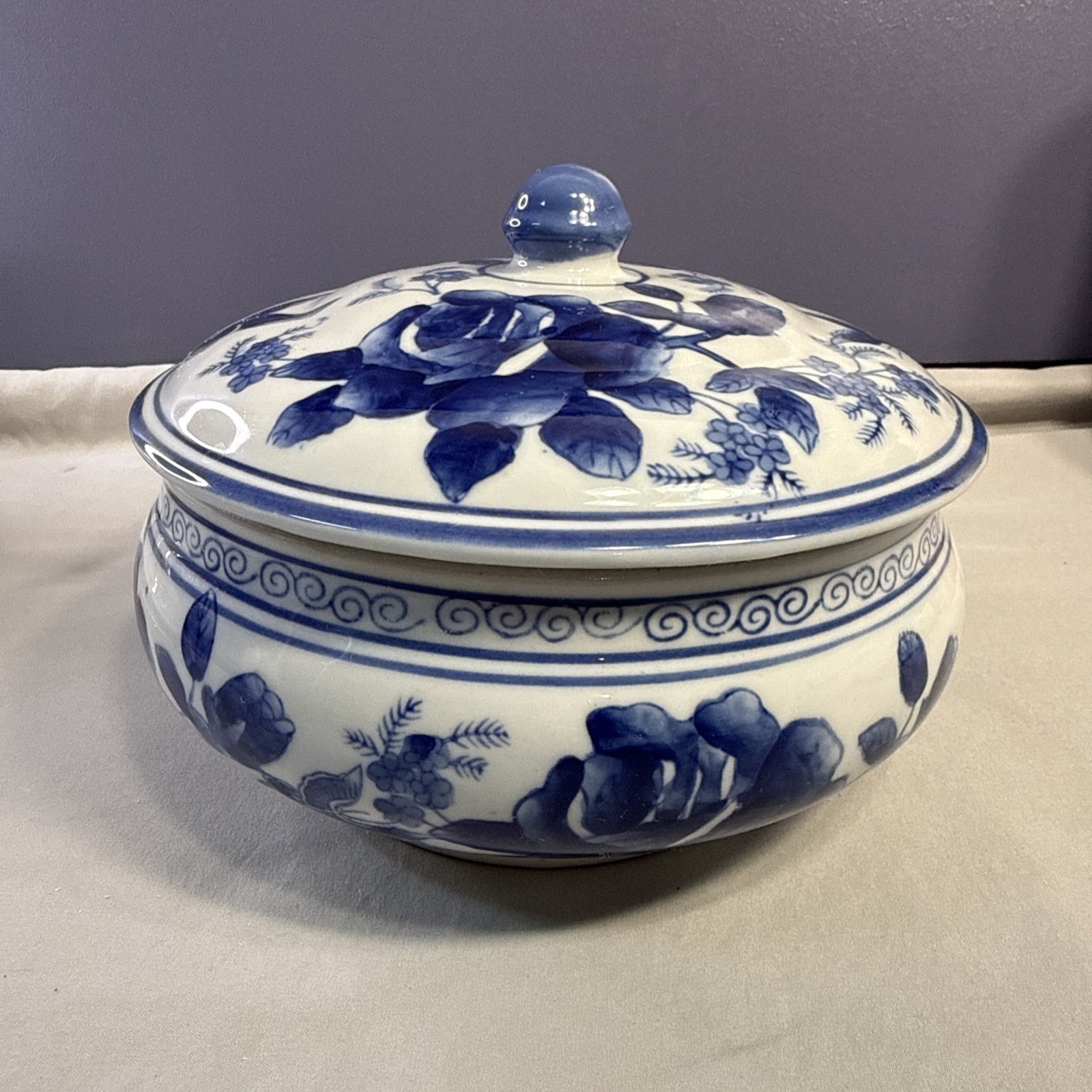 Vintage Asian Lidded Serving Bowl Blue and White Chinoiserie Porcelain Tureen Vintage Asian Lidded Serving Bowl Blue and White Chinoiserie Porcelain Tureen