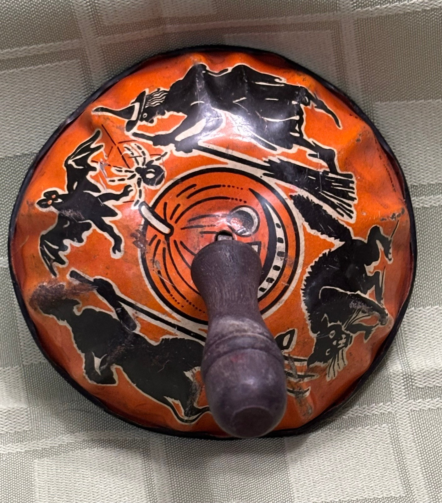 VINTAGE TIN KIRCHHOF HALLOWEEN NOISEMAKER