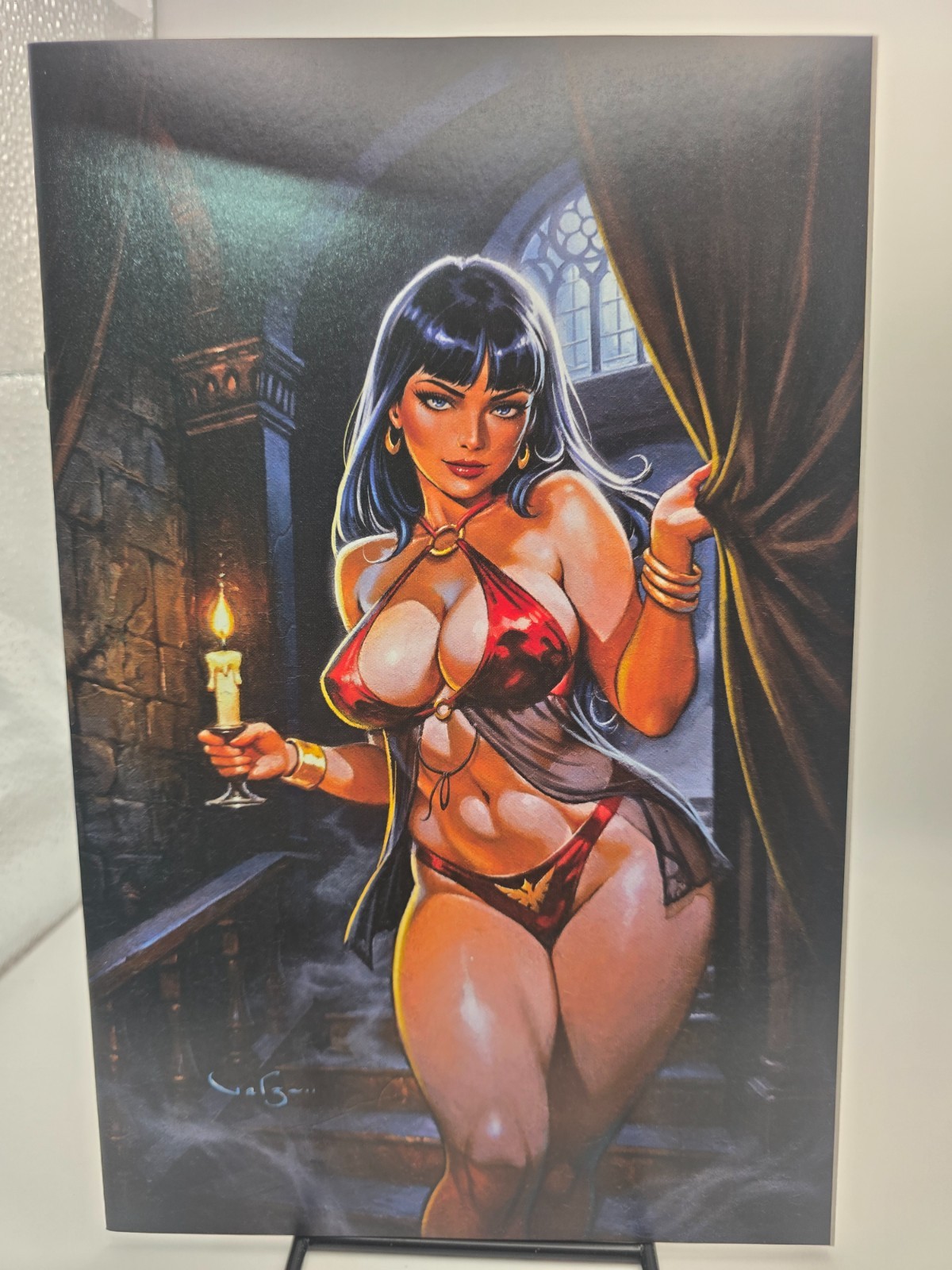 Vampirella #4 Valenzuela Virgin Variant Ltd 200 Staircase