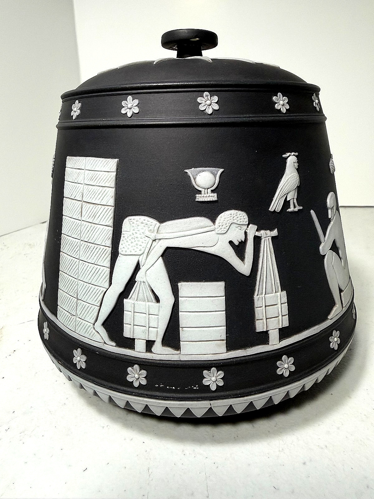 1911 -RARE Com. -Wedgwood Black Jasperware Biscuit Jar - W.T. Lamb & Son - 6.5