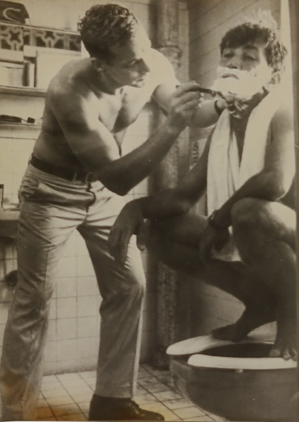 16*PHOTOS - Gays - Men - Vintage photographs of attractive athletes.1920-80s.