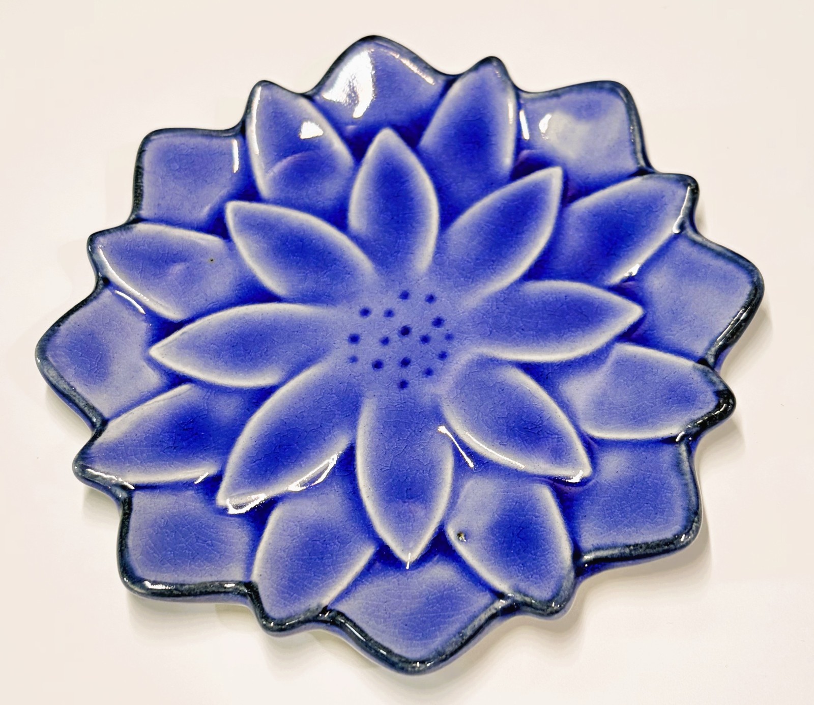 VTG Kotobuki Japan Blue Dahlia Flower Plate 4.5\ VTG Kotobuki Japan Blue Dahlia Flower Plate 4.5\