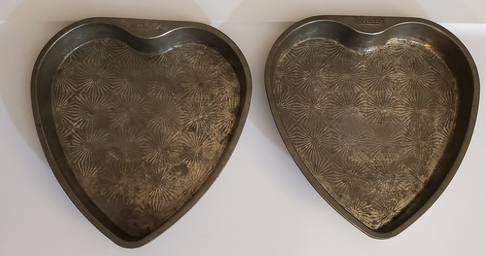 2 Vtg Ovenex EKCO Starburst Valentine Heart Shape Layer Metal Cake Pans USA Made 2 Vtg Ovenex EKCO Starburst Valentine Heart Shape Layer Metal Cake Pans USA Made