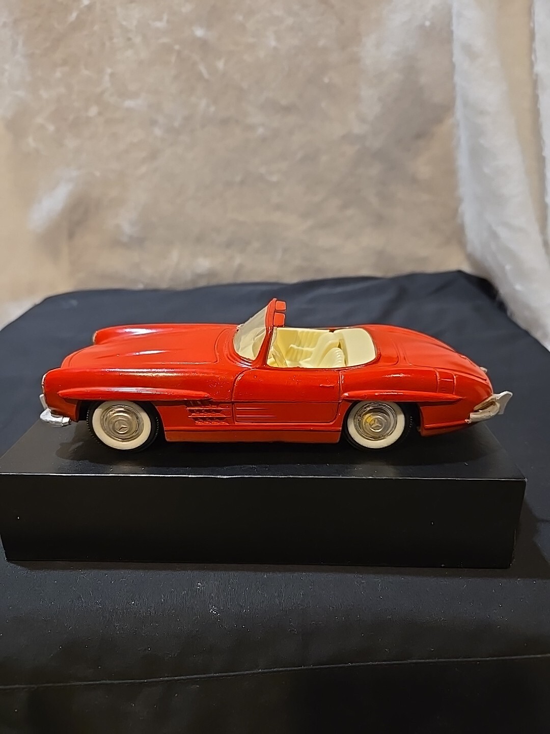 7106 MERCEDES-BENZ 300 SL ROADSTER RED HONG KONG ~1:20 Diecast VG - See Pictures 7106 MERCEDES-BENZ 300 SL ROADSTER RED HONG KONG ~1:20 Diecast VG - See Pictures