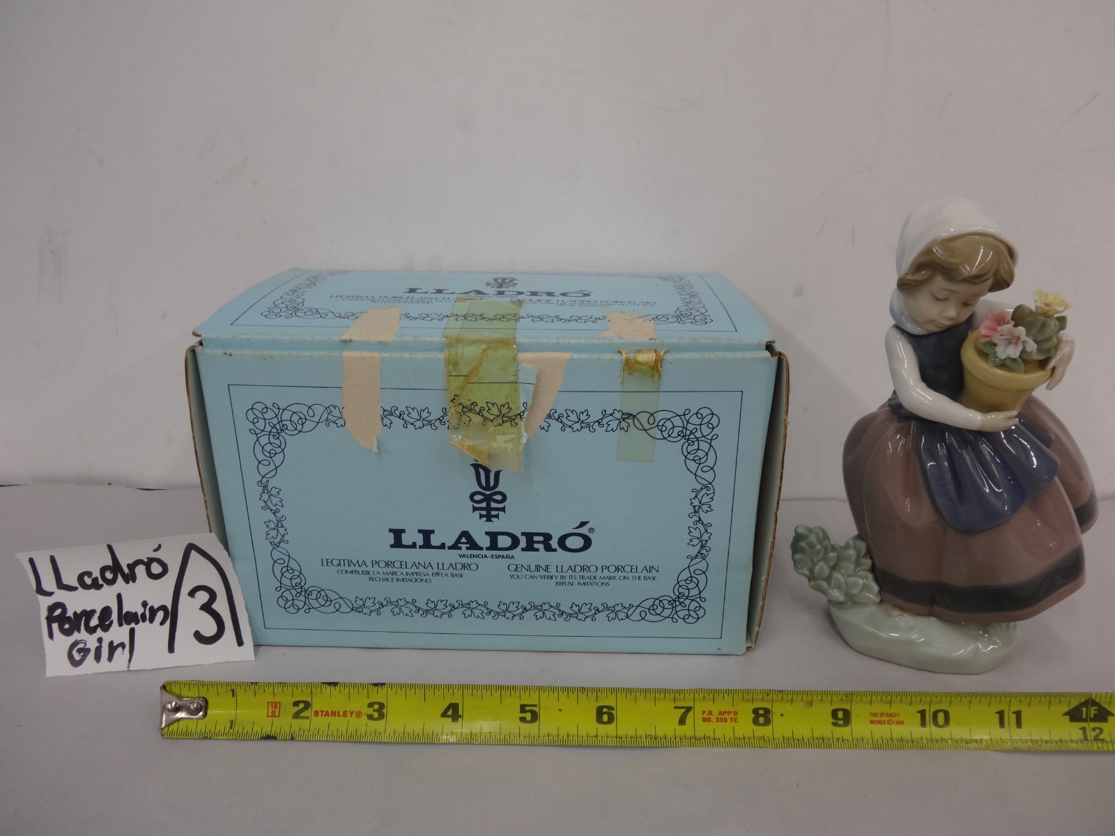 Lladro Porcelain figure statue Linda Con Maceta Brillo
