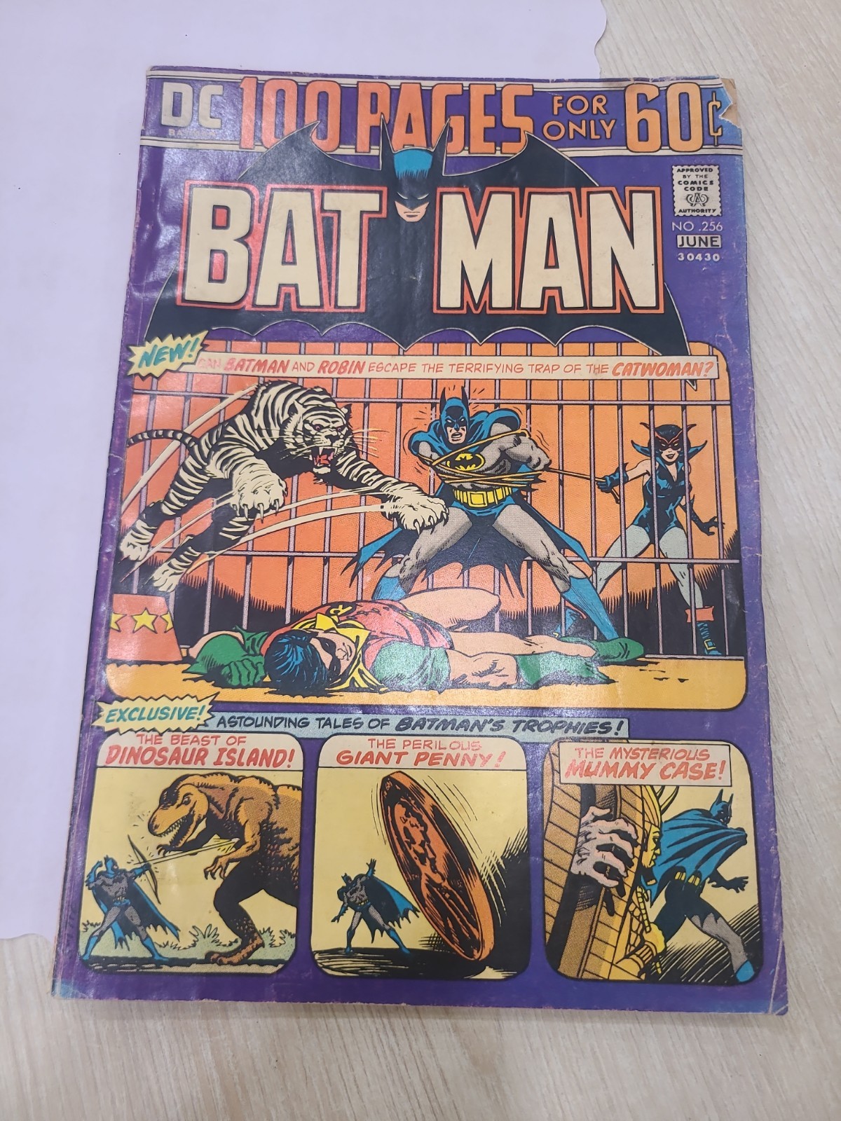 DC Comics Batman #256 1974 Catwoman Nice Condition. (A-66). DC Comics Batman #256 1974 Catwoman Nice Condition. (A-66).