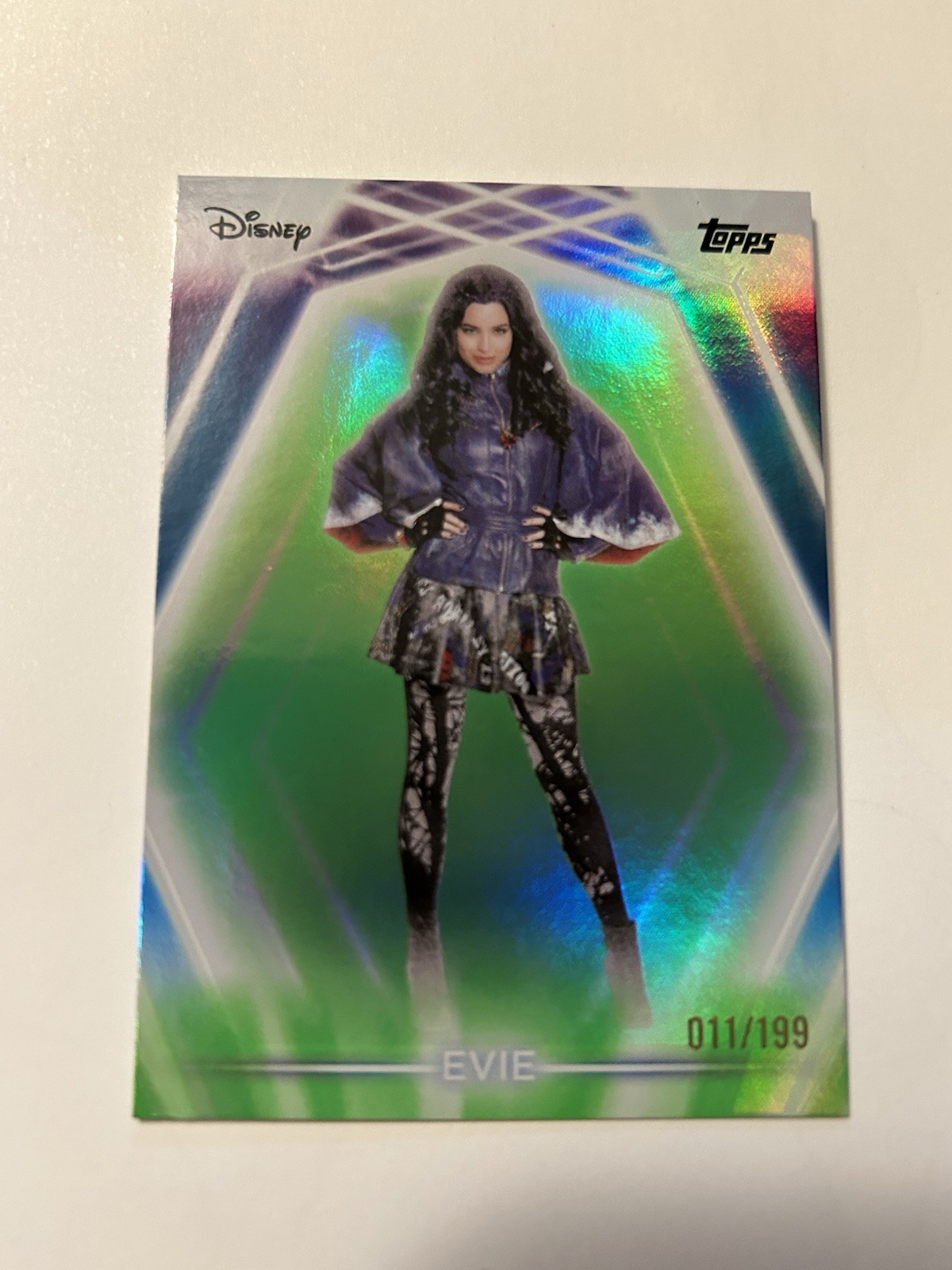 Disney Topps Neon The Descendants Evie #11/199 Green Foil Card Limited Edition