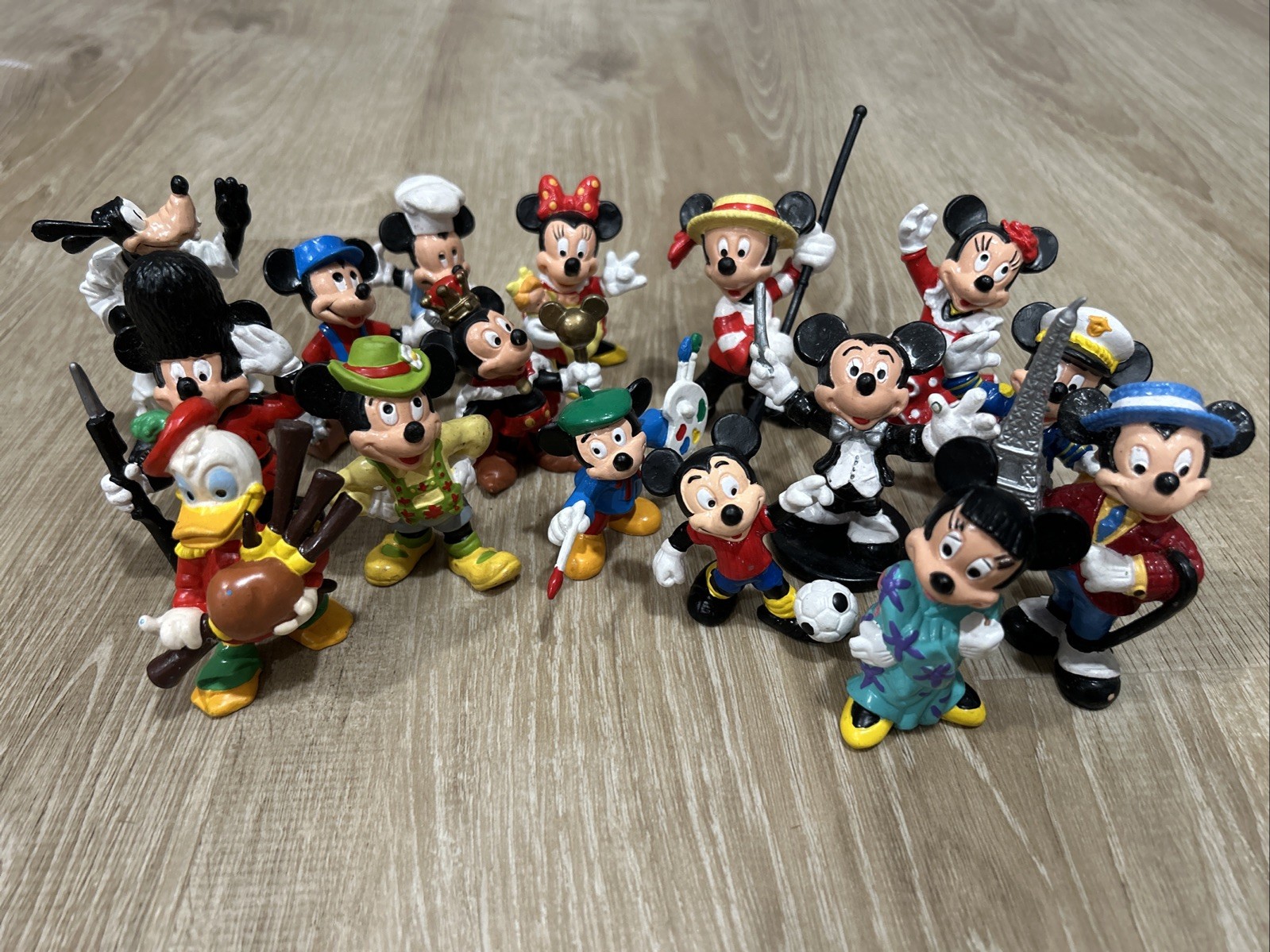 Vintage Disney Bullyland PVC Lot Mickey Minnie Mouse Goofy Karate Donald Guard