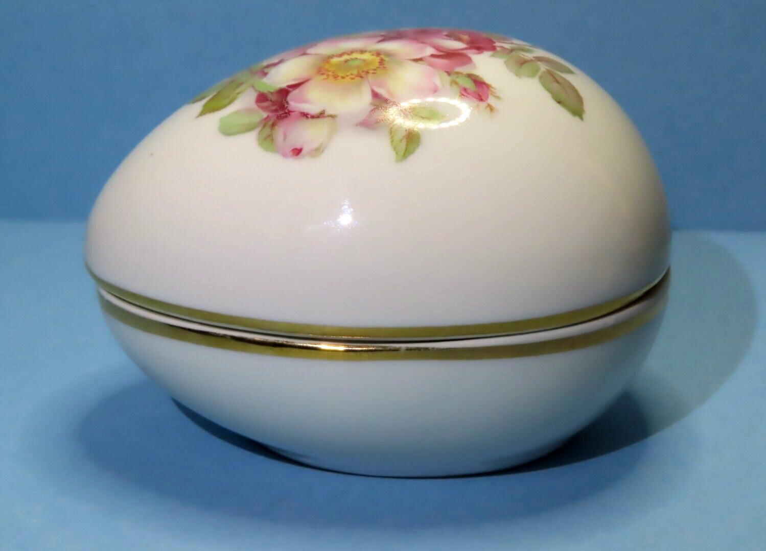 GEROLD PORZELLAN Bavaria White/Floral Porcelain Egg Shape Trinket Box 3.25\ GEROLD PORZELLAN Bavaria White/Floral Porcelain Egg Shape Trinket Box 3.25\