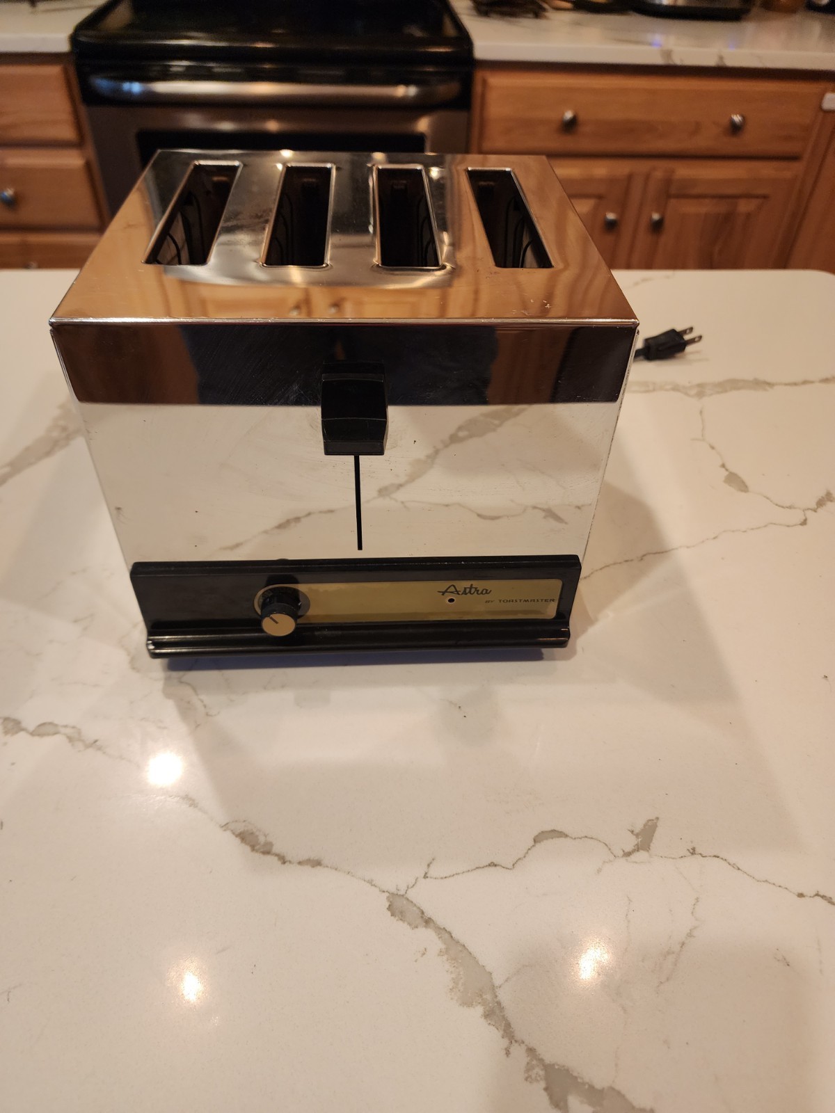 Vintage Toastmaster Astra 4-Slice Toaster D-126  Avacado Nice Condition Works