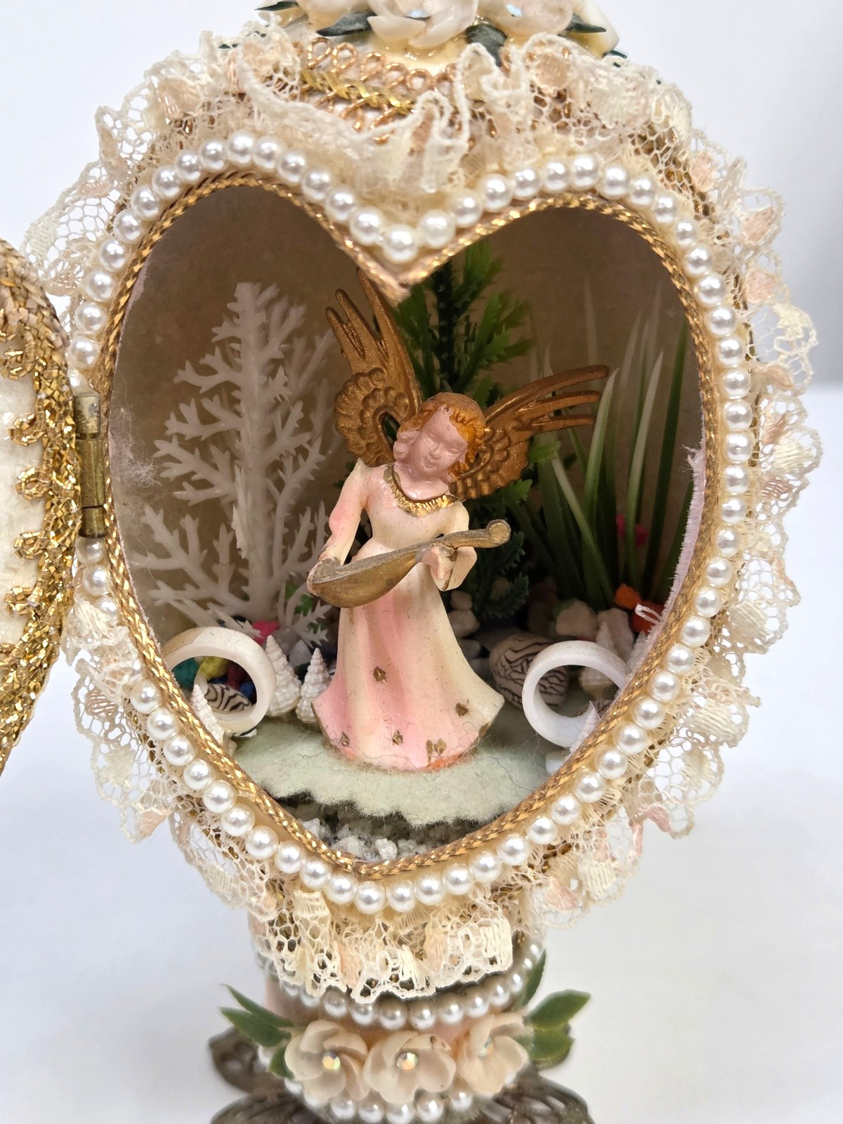 Vintage Handcrafted Diorama Egg Mini Musical Angel Shells Lace Christmas Vintage Handcrafted Diorama Egg Mini Musical Angel Shells Lace Christmas
