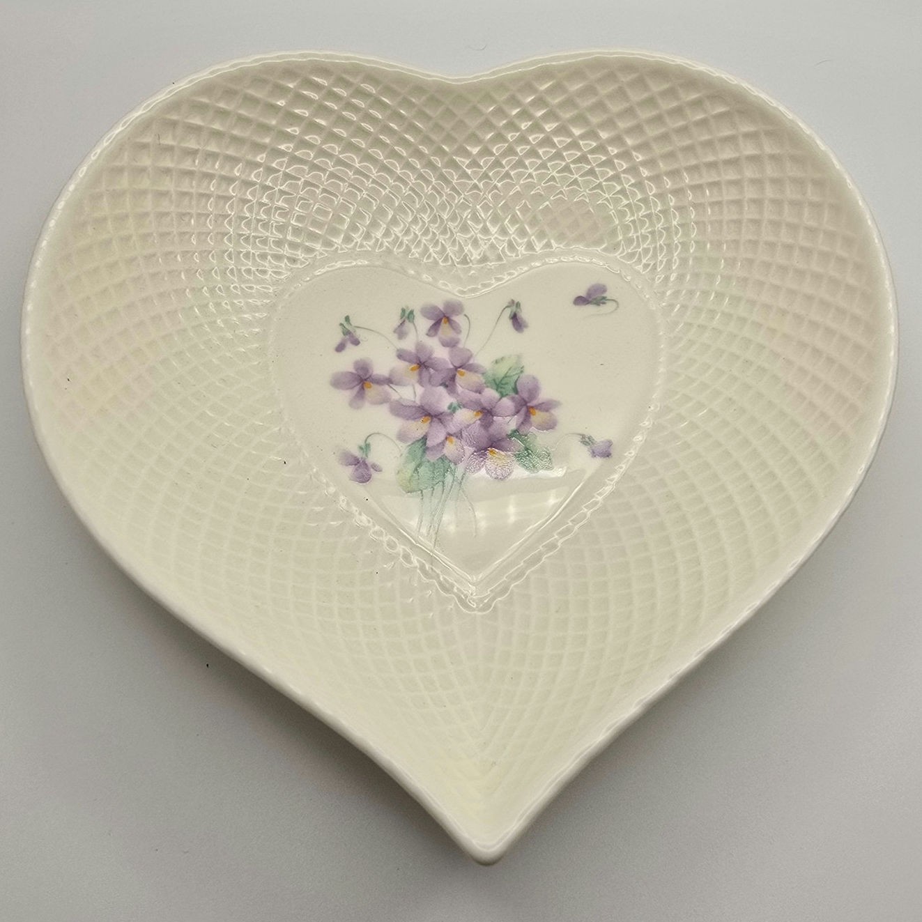 Vintage Mikasa Lila Heart Bowl Ivory Bone China B2006