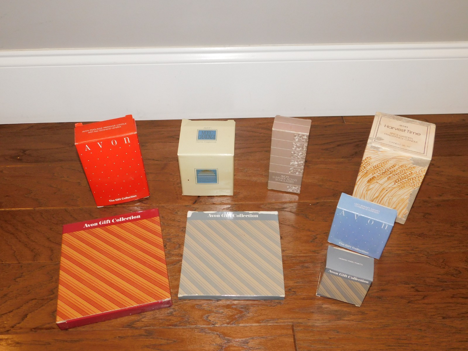 Lot 8 AVON Gifts Poolside Paradise, Candles, Sunglasses, WindChimes+++ VINTAGE