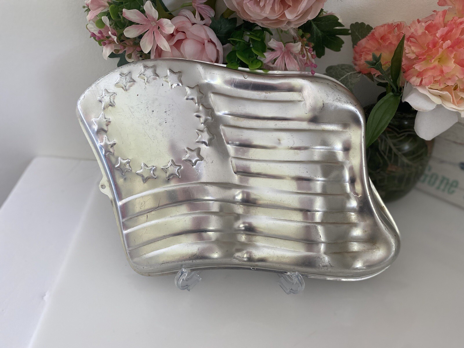 Wilton Cake Pan Mold 1974 American Flag Stars & Stripes 2105-183 11.5\