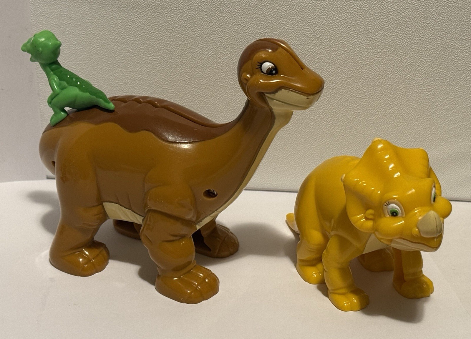 Vintage 2003 The Land Before Time Wendy’s Littlefoot Bank AND Cera Bobblehead Vintage 2003 The Land Before Time Wendy’s Littlefoot Bank AND Cera Bobblehead