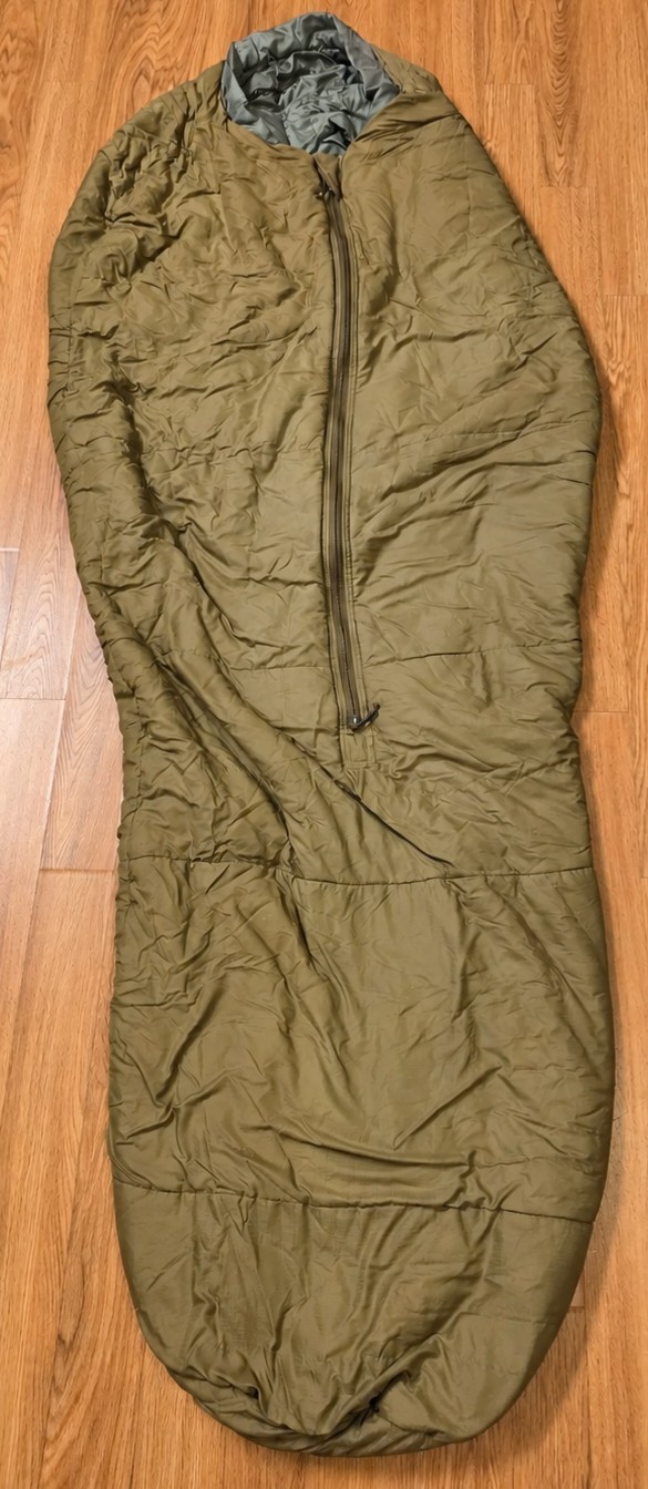 USGI USMC 3 Season Sleeping Bag LONG Coyote 8465-01-574-4004 Small Tear B Cond