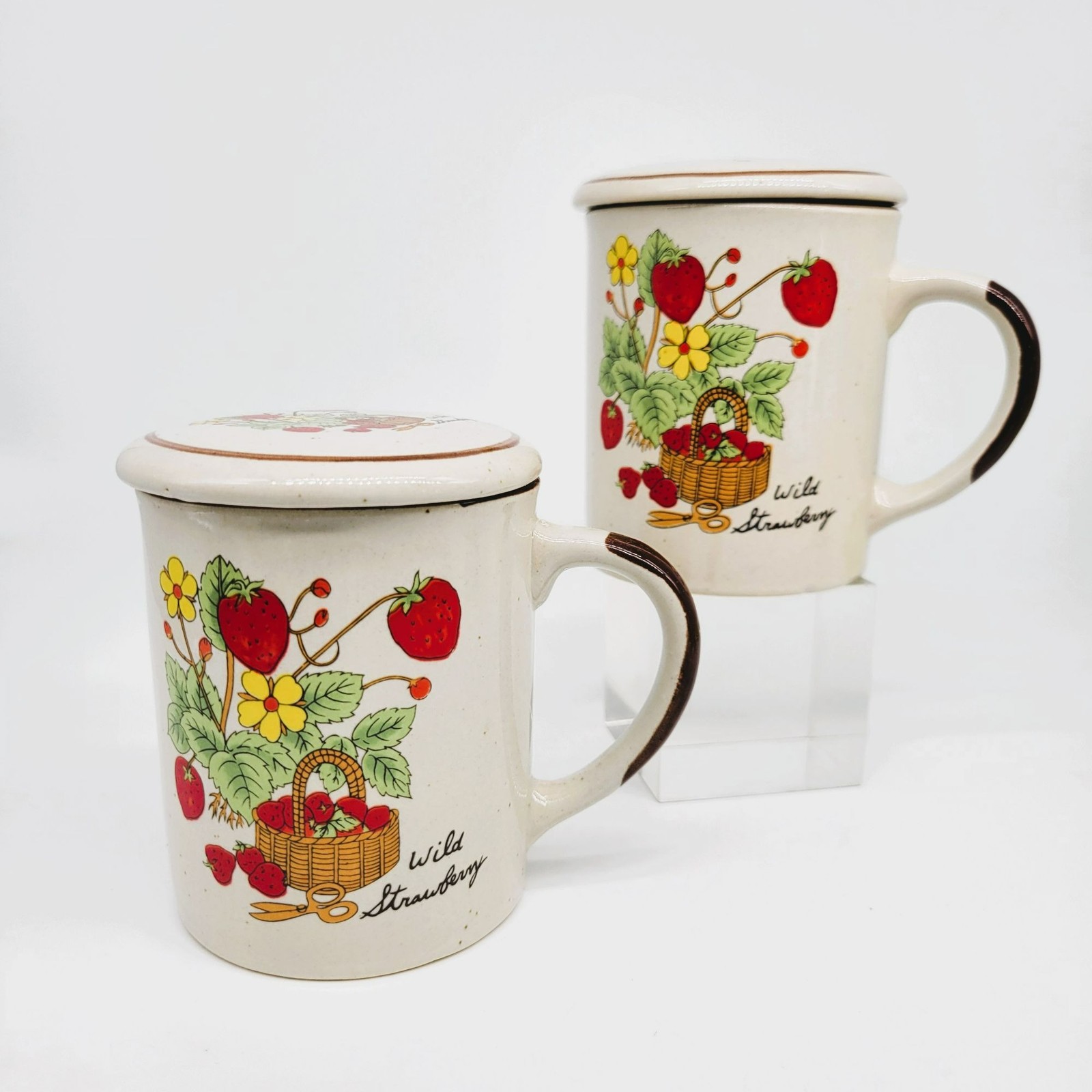 Vintage Wild Strawberry Mug Set With Lids Ceramic Made In Korea Red & Yellow
