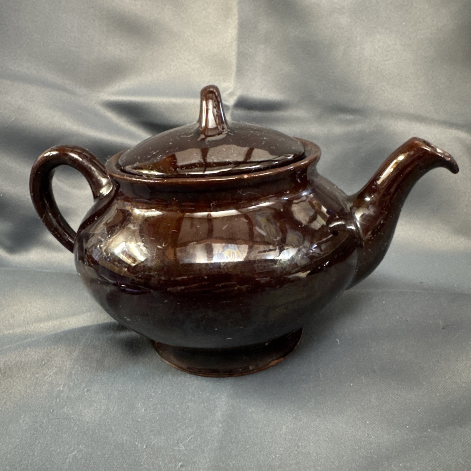Royal Canadian - Art Pottery Hamilton Canada Dripless Brown Teapot With Lid