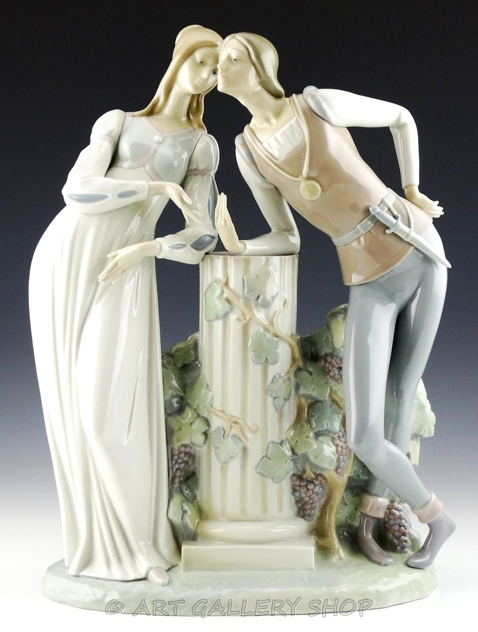 Lladro Figurine 17\