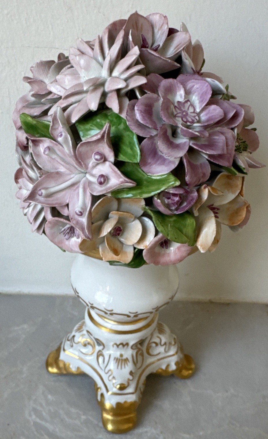 Mottahedeh Italy Floral Basket Delicate Porcelain Flowers Chips 7”