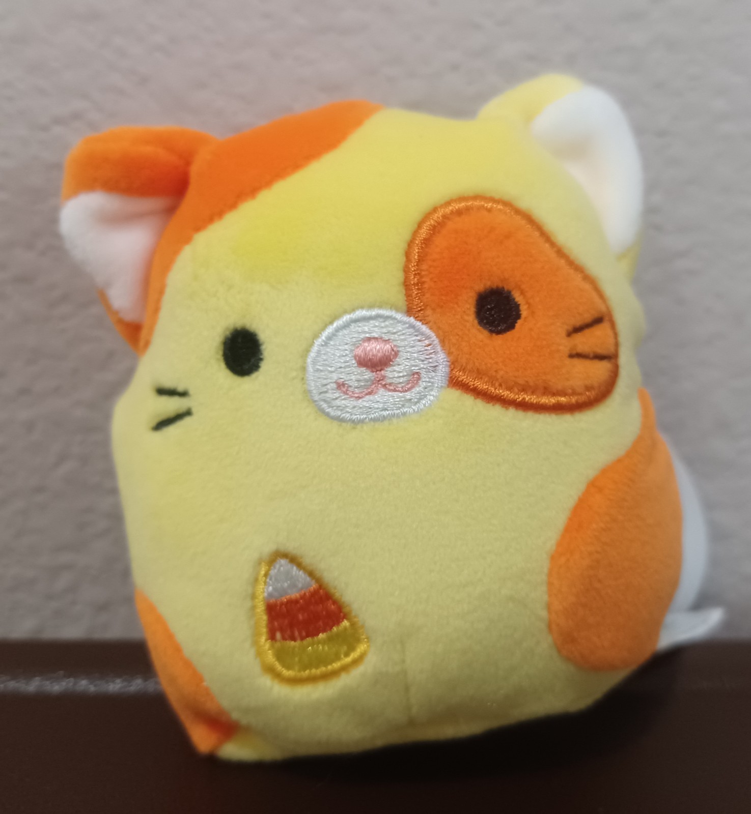 NWT 3 inch Isoceles the Cat Squishmallow Clip (HTF)