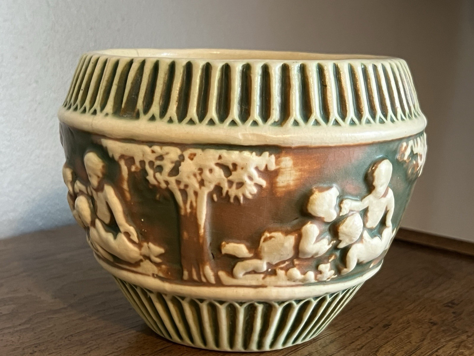 Roseville Donatello Early Example Pottery Bowl Circa 1915 To 1925