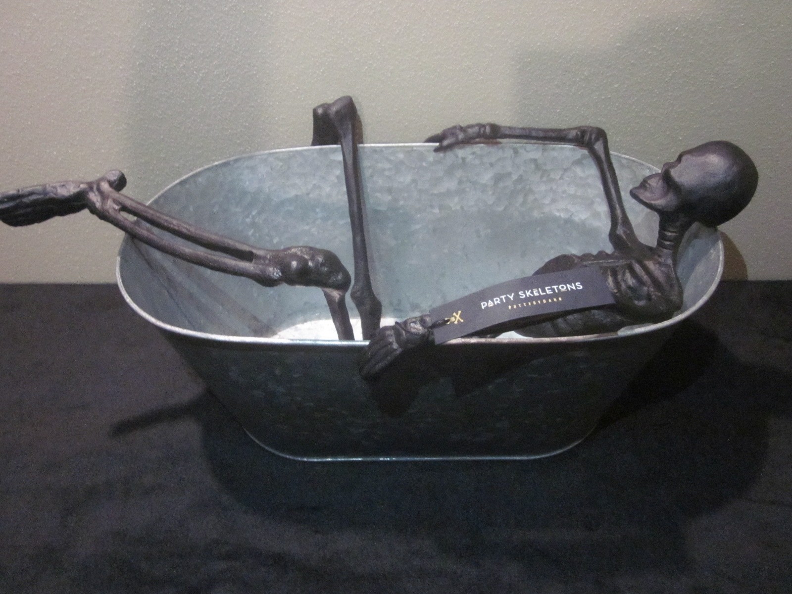 2015 Pottery Barn RARE ORIG Skeleton Walking Dead Bath Party Tub Halloween NWT