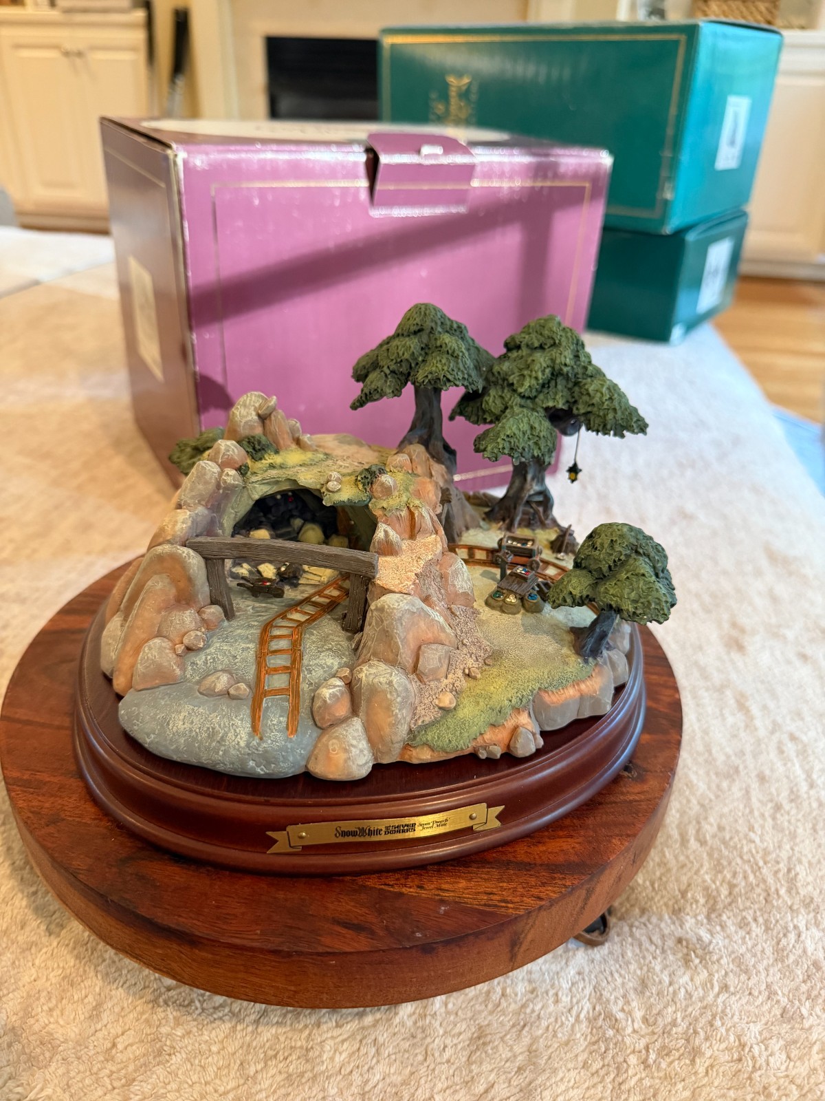 WDCC Enchanted Places Snow White and the Seven Dwarfs Jewel Mine w/ Box & COA