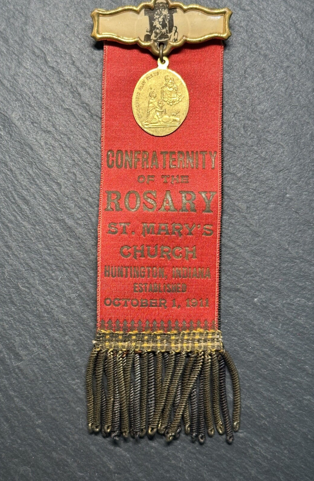 EST 1911 CONFRATERNITY OF THE ROSARY ST MARYS CHURCH INDIANA PIN RIBBON G949