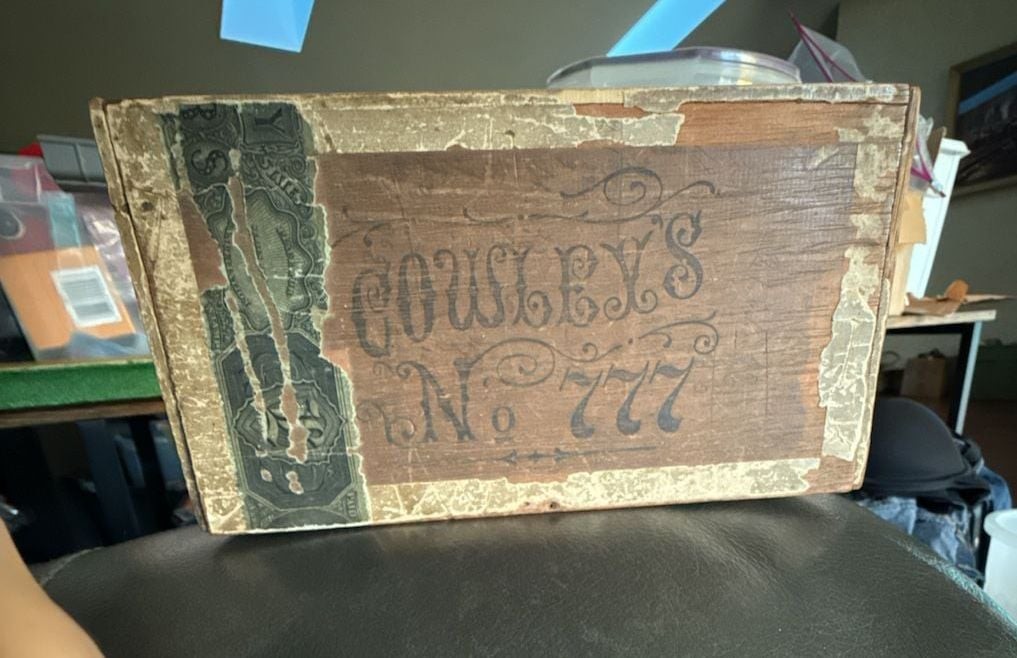 Antique  carl upmann Cowley's No. 777 Wooden Cigar Box with Lithograph Lid Art