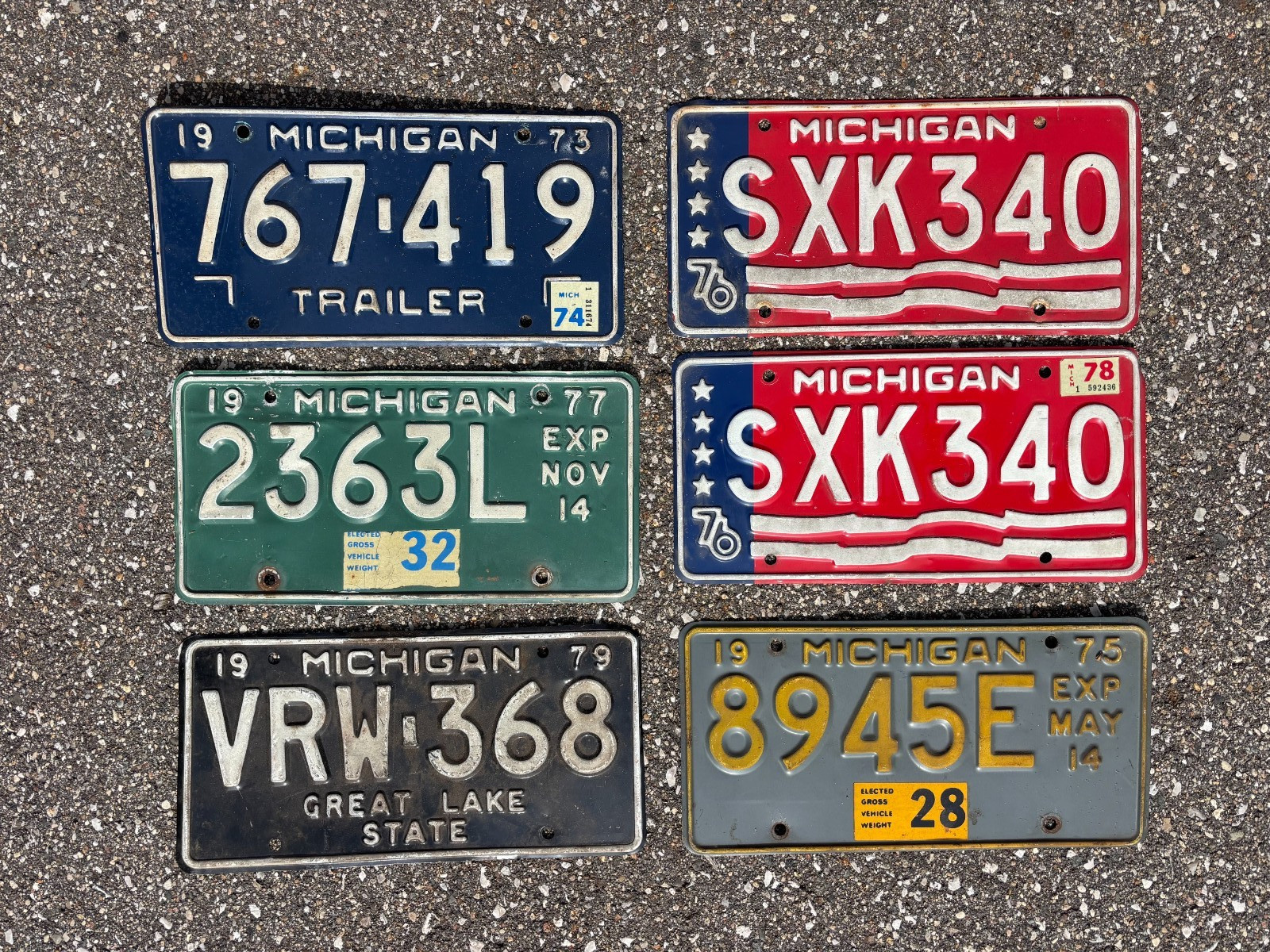 LOT SET VINTAGE OLD COLLECTABLE MICHIGAN BICENTENNIAL LICENSE PLATES Trailer LOT SET VINTAGE OLD COLLECTABLE MICHIGAN BICENTENNIAL LICENSE PLATES Trailer