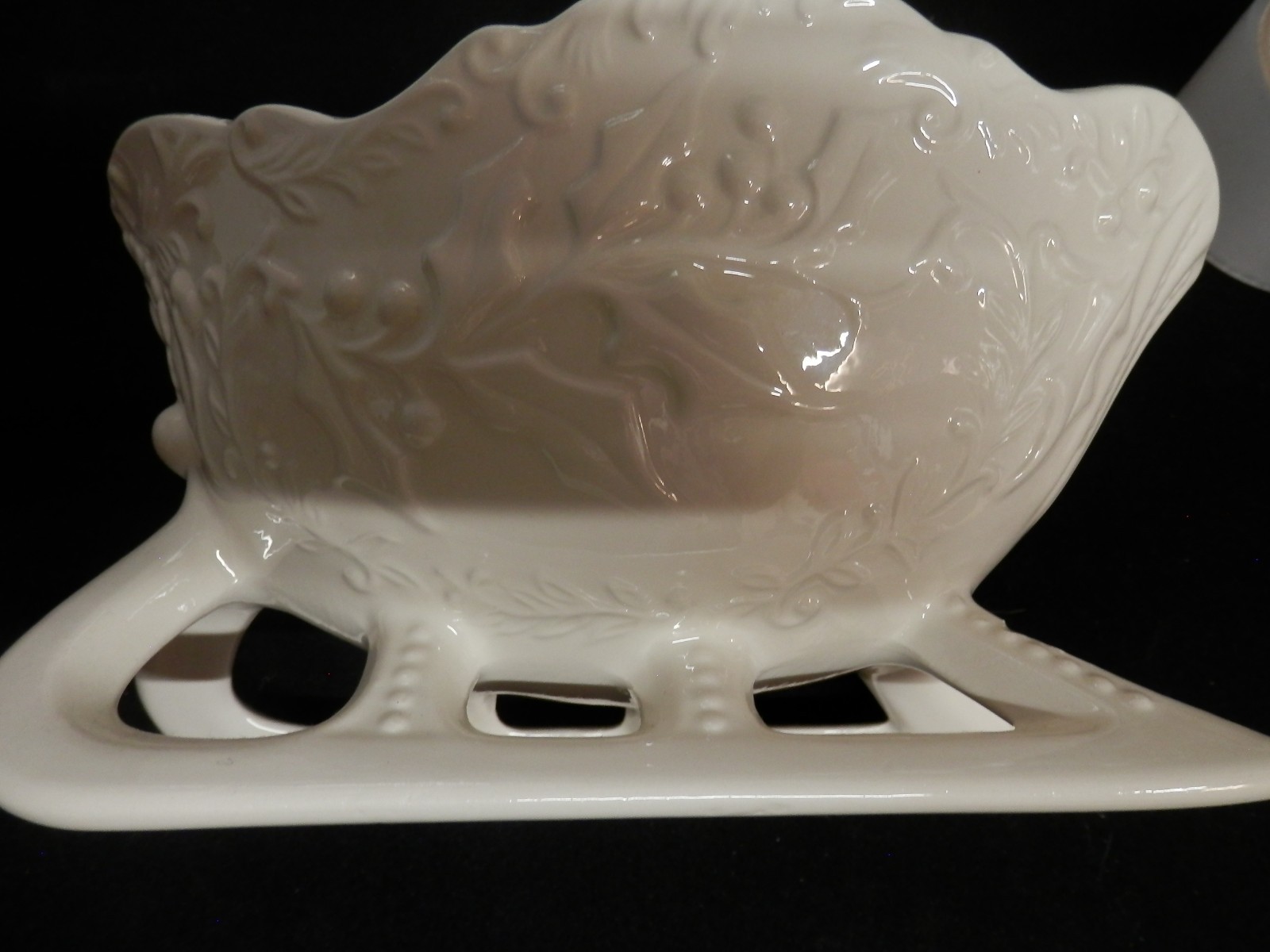 Vintage 1970s Ceramic Christmas Sleigh Planter Ivory Pottery  Decor 8\