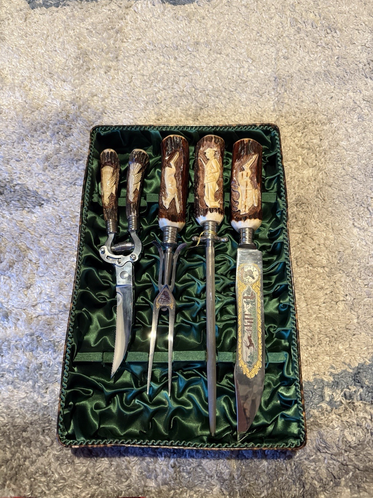 Vintage Ackermannchen Solingen Set – Hand Carved Stag Antler – Complete(No Lid)