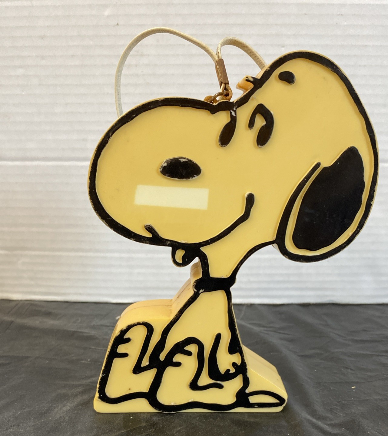 Vintage 1974 Snoopy Transistor AM Radio Tested Working Typical Buzzing Sound