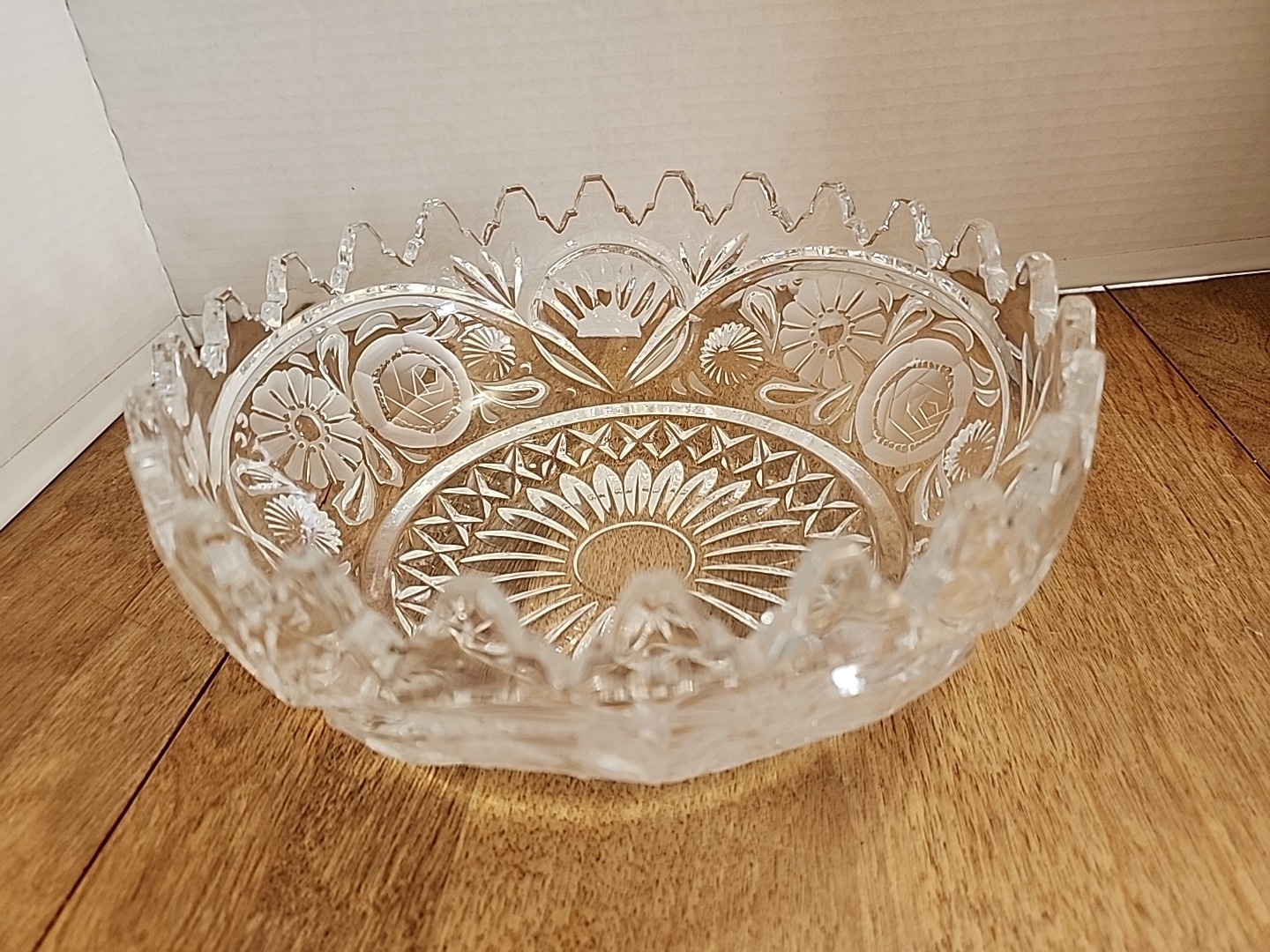Lead Crystal Serving Bowl with Unusual Rim MDesign Frosted Floral Pattern 8-1/2\ Lead Crystal Serving Bowl with Unusual Rim MDesign Frosted Floral Pattern 8-1/2\