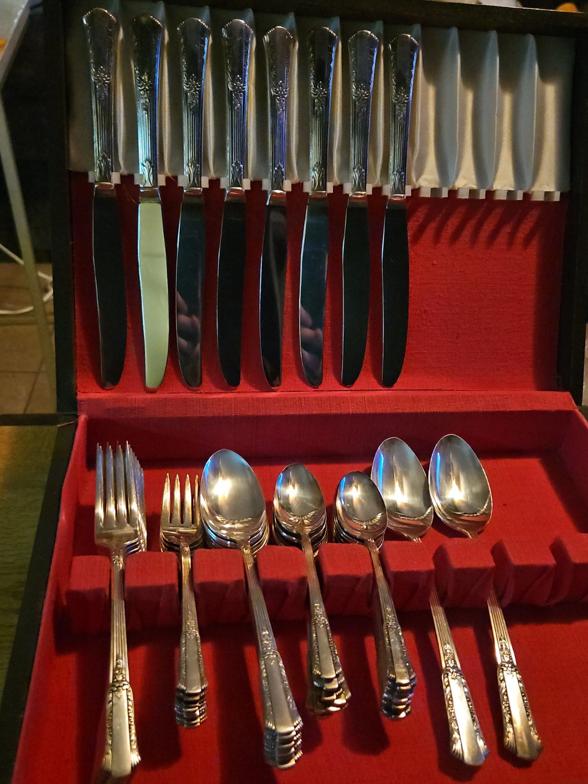 1940s WM Rogers Serve 8 Treasure Pattern Stainless Steel Flatware Set 50 Pieces