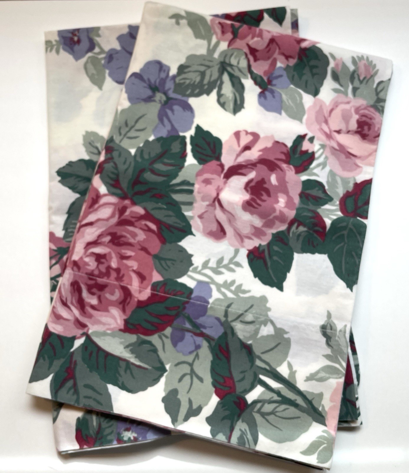Vtg . Cabbage Rose Pillowcases 2 Queen Vtg . Cabbage Rose Pillowcases 2 Queen