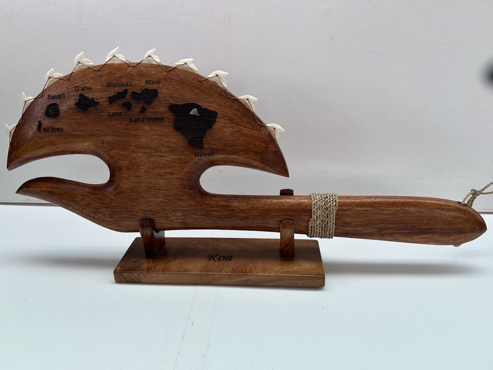 hawaiian Solid koa wood Hawaii Map W/Shack Tooth On Standing 19x3 