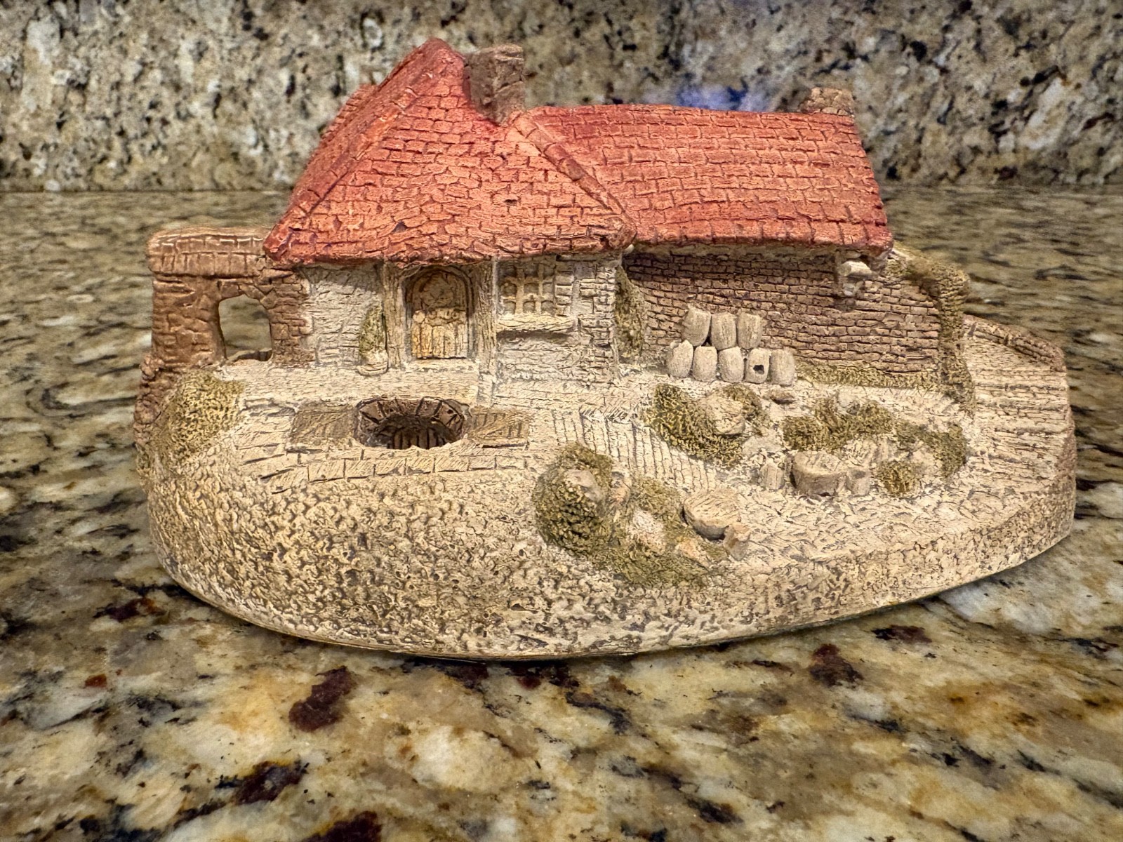 David Winter~ THREE DUCKS INN ~ ONE OF DAVID'S EARLIEST PIECES ~ ISSUED 1980