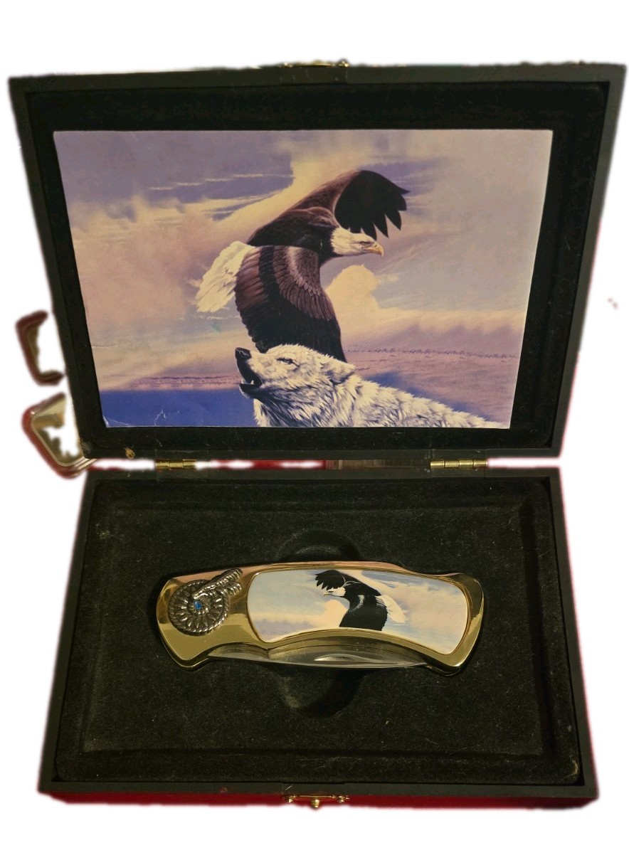 Soaring American Bald Eagle Collectors Pocket Knife with storage box.