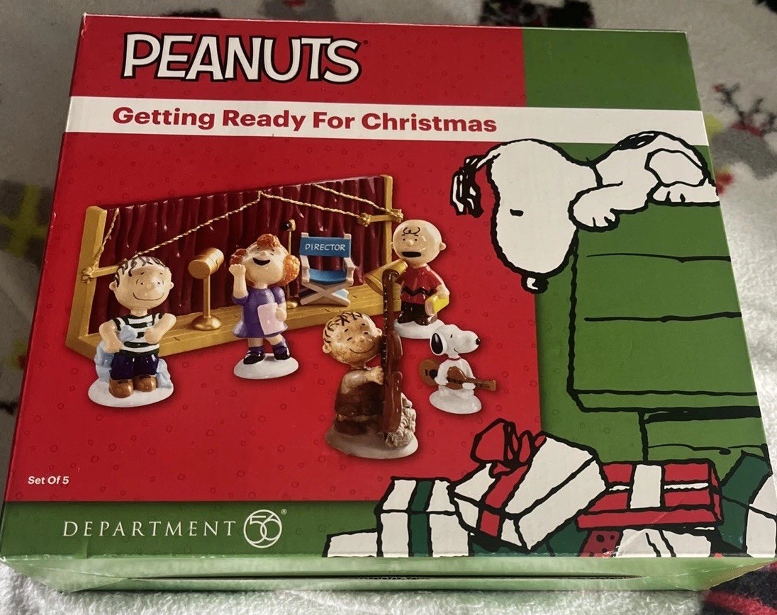 Dept 56 Peanuts Village Getting Ready for Christmas Pageant New RARE Dept 56 Peanuts Village Getting Ready for Christmas Pageant New RARE