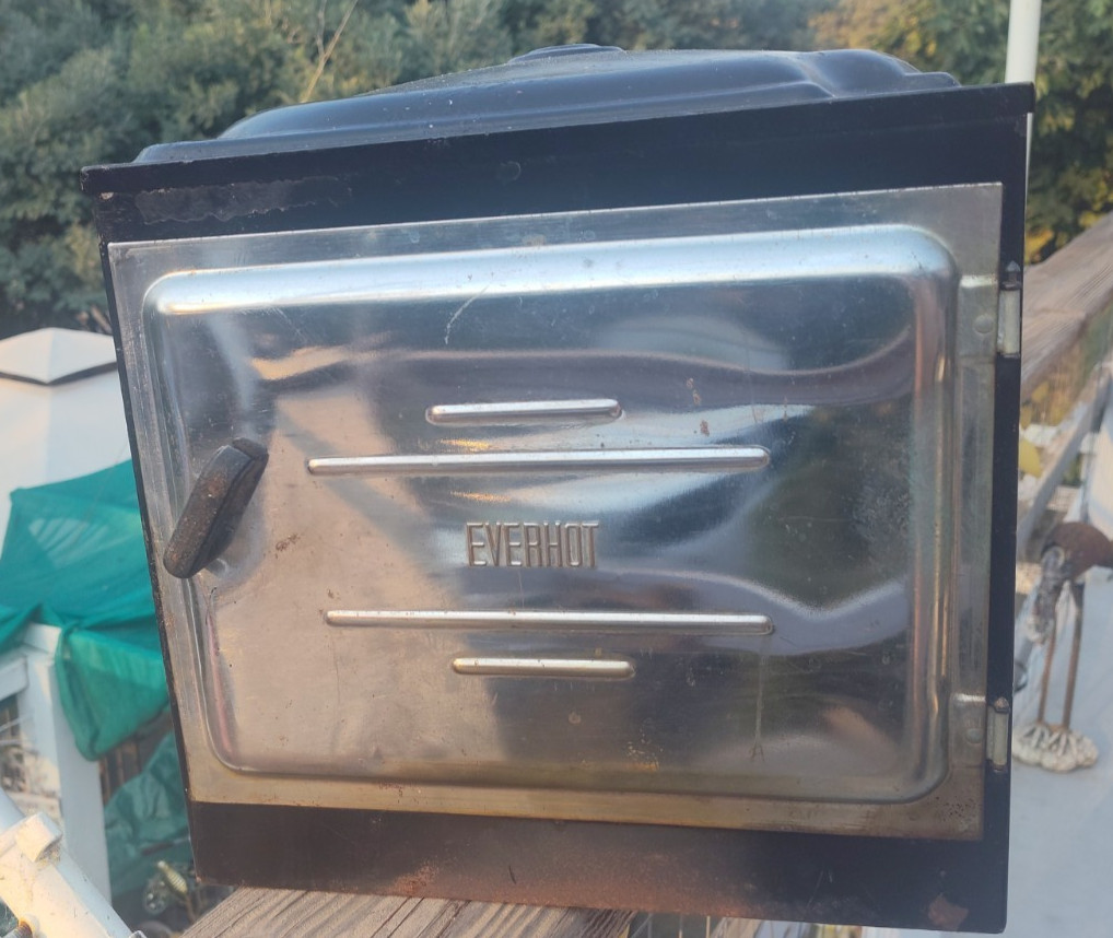 Vintage EVERHOT   metal  camp oven