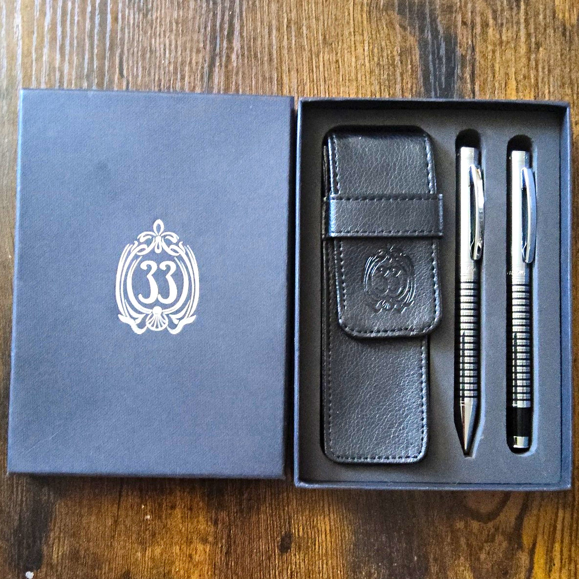 Disneyland Club 33 Vintage Metal 2-Piece Ballpoint & Rollerball Pen Set